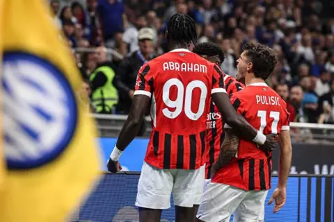 ثلاثي ضمن الاختيارات.. تقرير: ميلان يضع ملف المهاجم في الواجهة